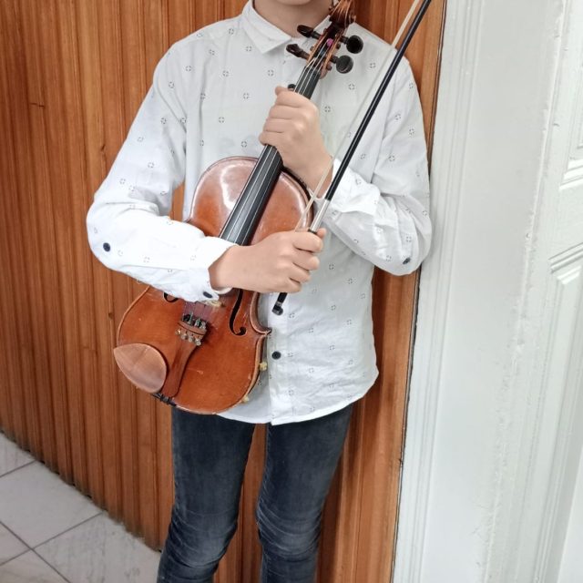 vioara-liceul-de-arte-aurel-popp-copii